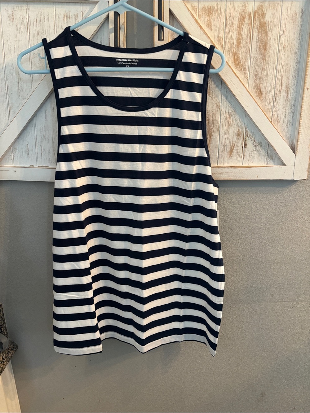 Amazon Essentials Women’s Navy and White Striped Tank Top nwt pt 22